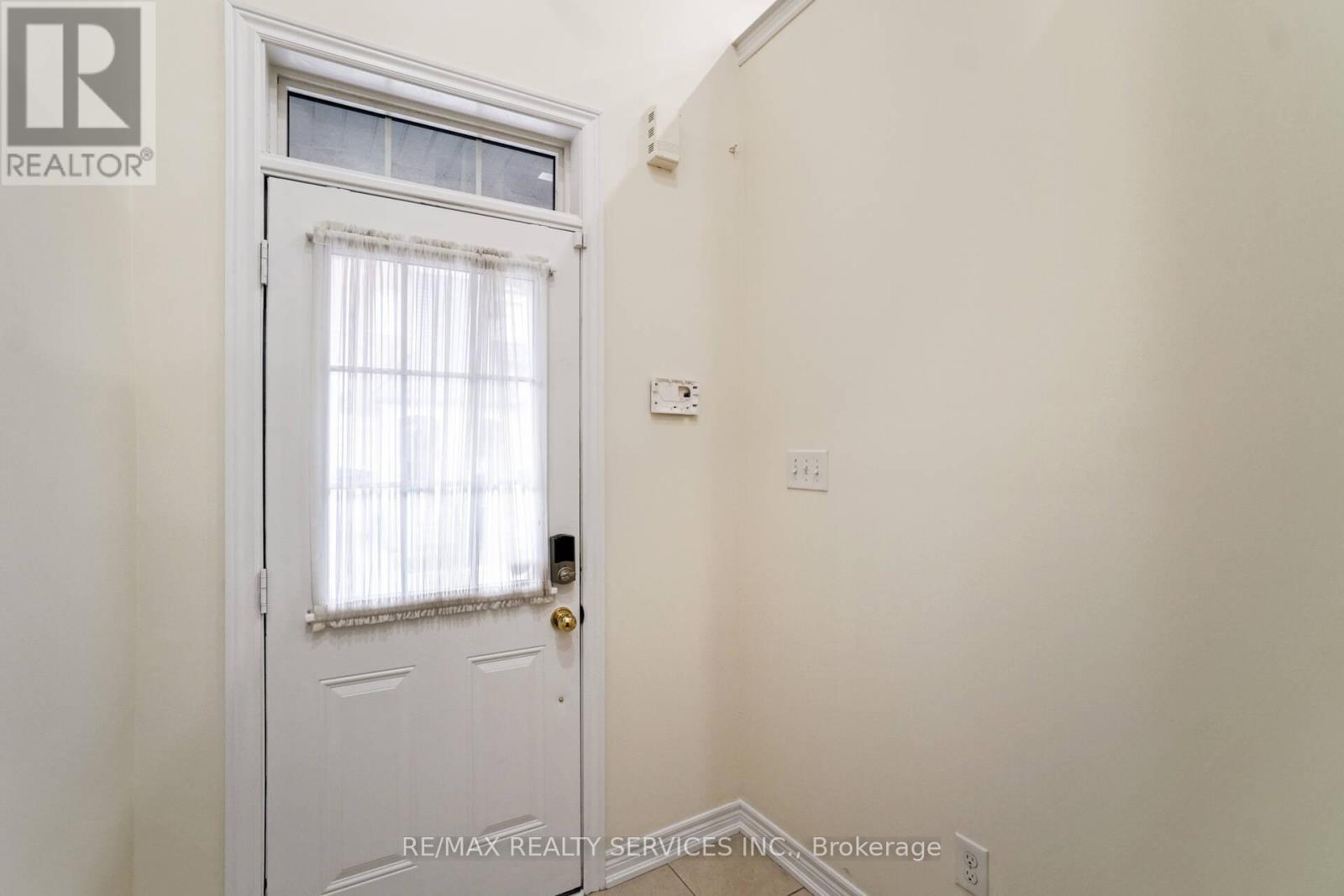 49 Sea Drifter Crescent, Brampton (Bram East), Ontario  L6P 4B1 - Photo 5 - W12826860