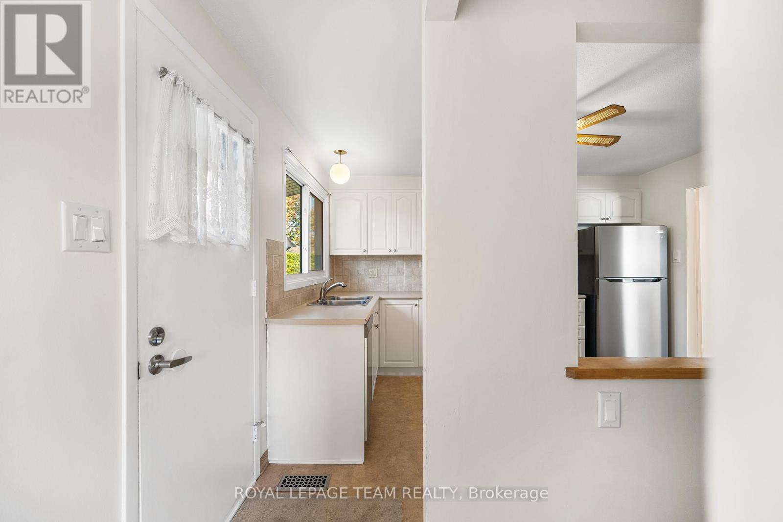 47 Kidgrove Gardens, Ottawa, Ontario  K2G 3W7 - Photo 12 - X12771706