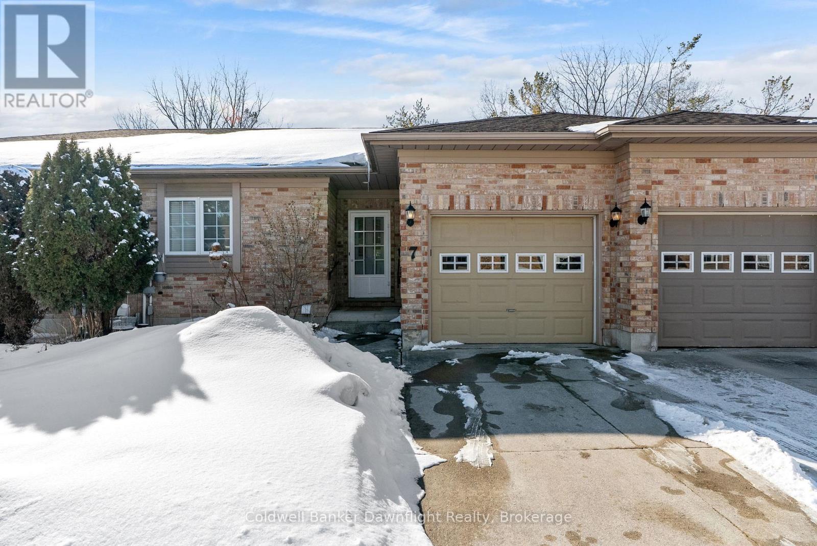 7 BROOKSIDE PLACE, South Huron, Ontario