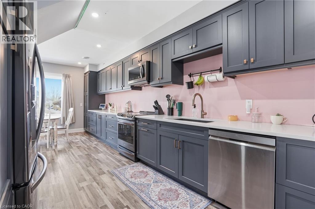 31 Spencer Street, Welland, Ontario  L3B 3W1 - Photo 8 - 40807843