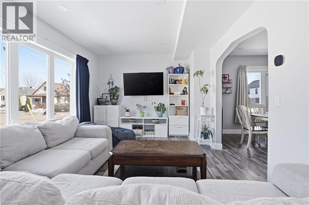 31 Spencer Street, Welland, Ontario  L3B 3W1 - Photo 5 - 40807837