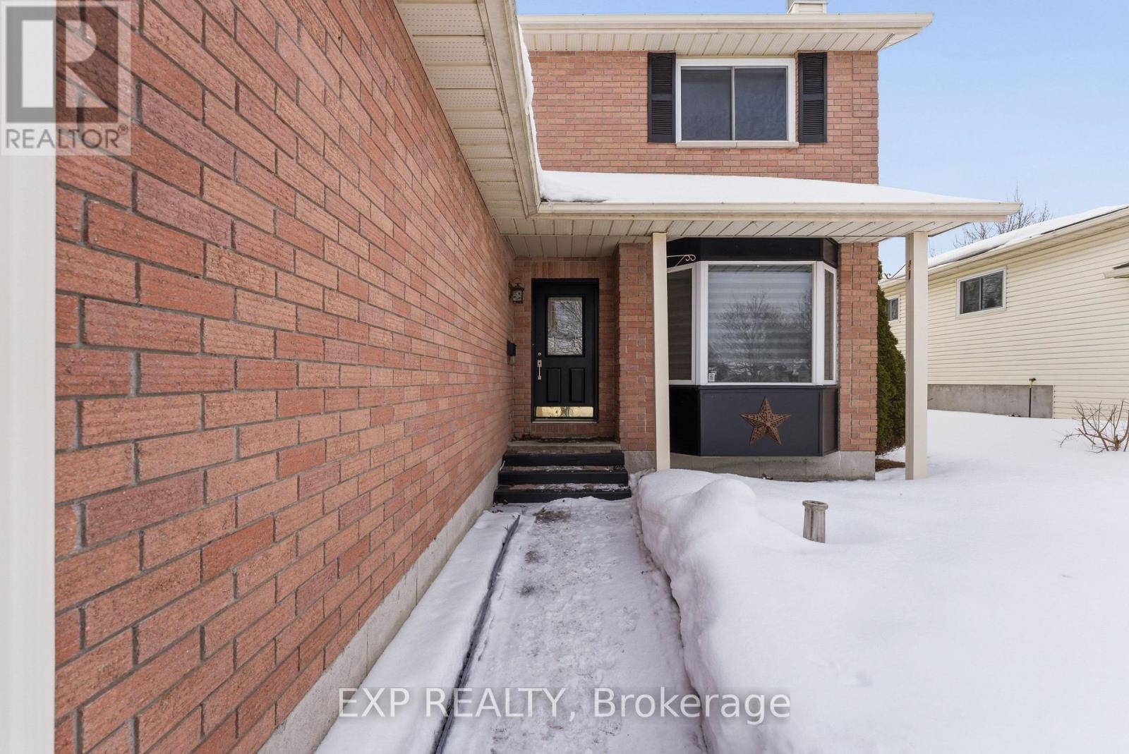 39 Sherwood Crescent, Belleville, Ontario  K8P 5G2 - Photo 4 - X12827232