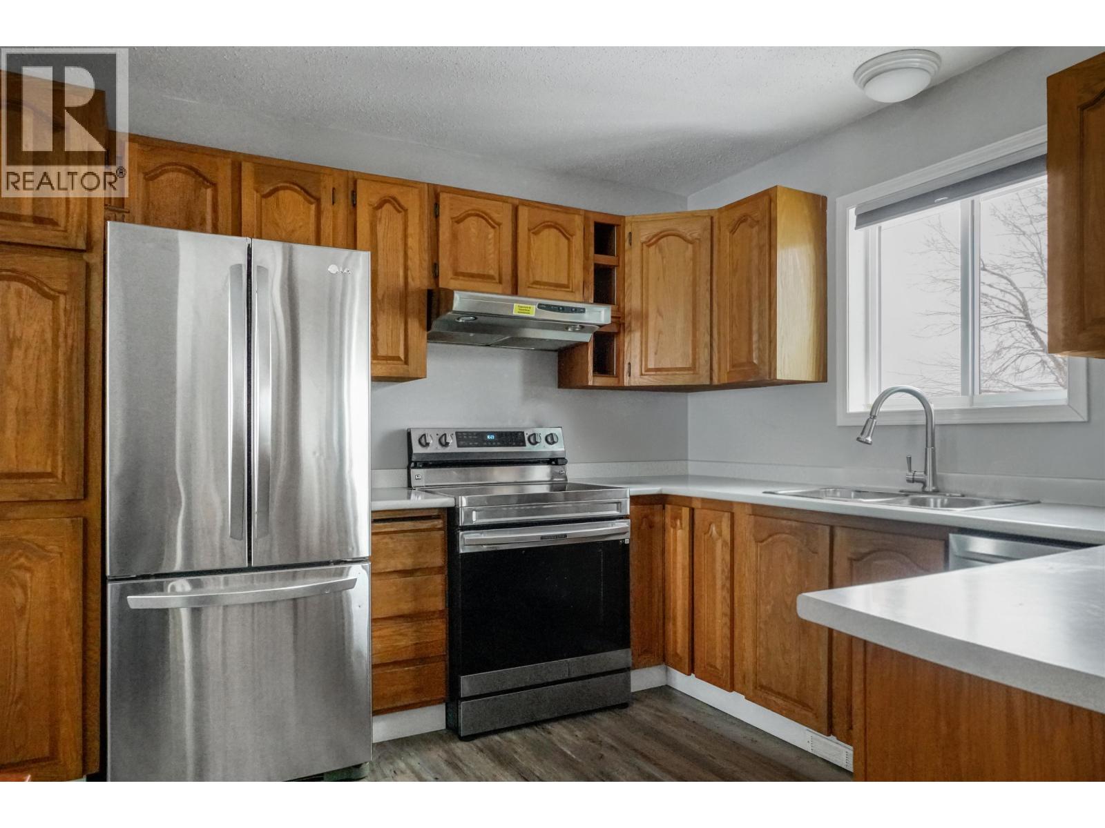 32 Smith Street, Kitimat, British Columbia  V8C 2L6 - Photo 5 - R3093833