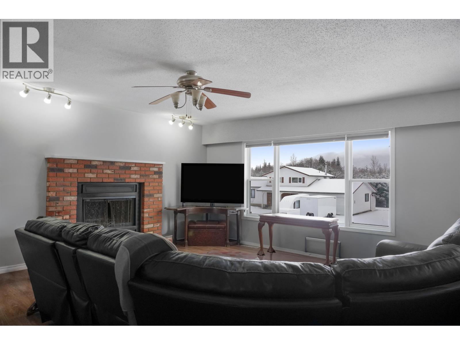 32 Smith Street, Kitimat, British Columbia  V8C 2L6 - Photo 3 - R3093833