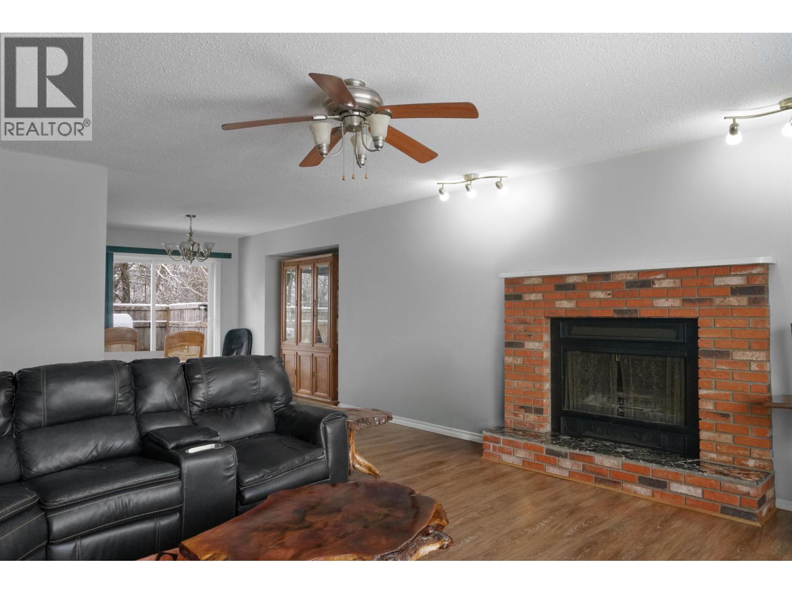 32 Smith Street, Kitimat, British Columbia  V8C 2L6 - Photo 2 - R3093833