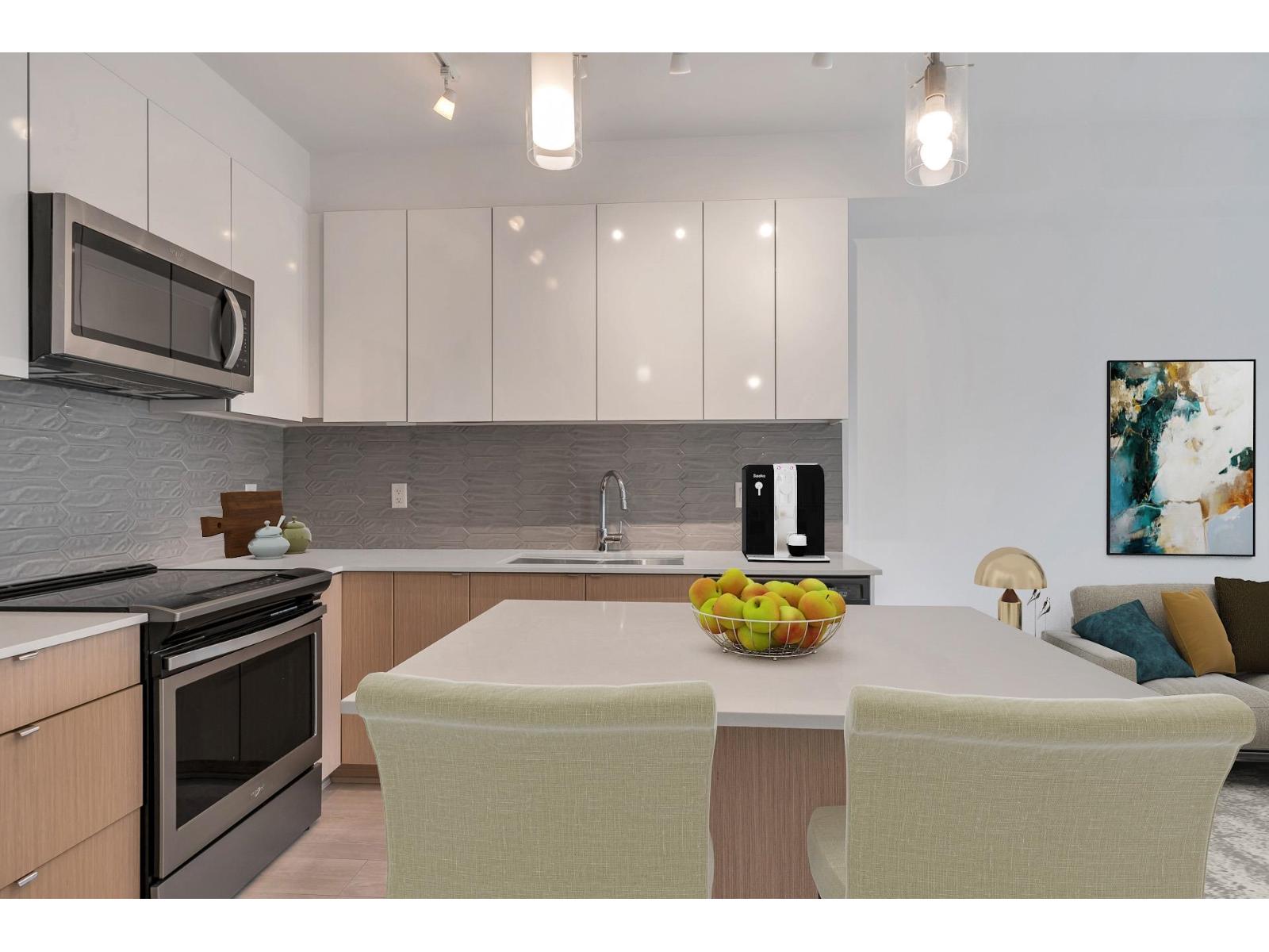 204 19567 64 Avenue, Surrey, British Columbia  V3S 7H8 - Photo 2 - R3092732