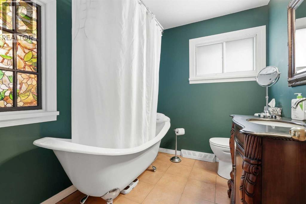 3 Hartford Place Nw, Calgary, Alberta  T2K 2A7 - Photo 14 - A2289161