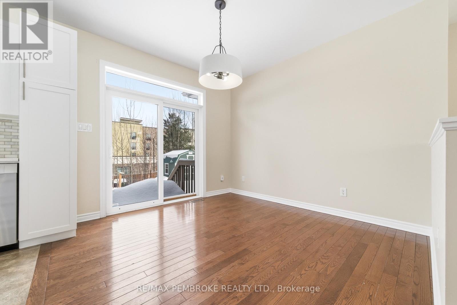 1005 Butler Boulevard, Petawawa, Ontario  K8H 0C2 - Photo 14 - X12827168