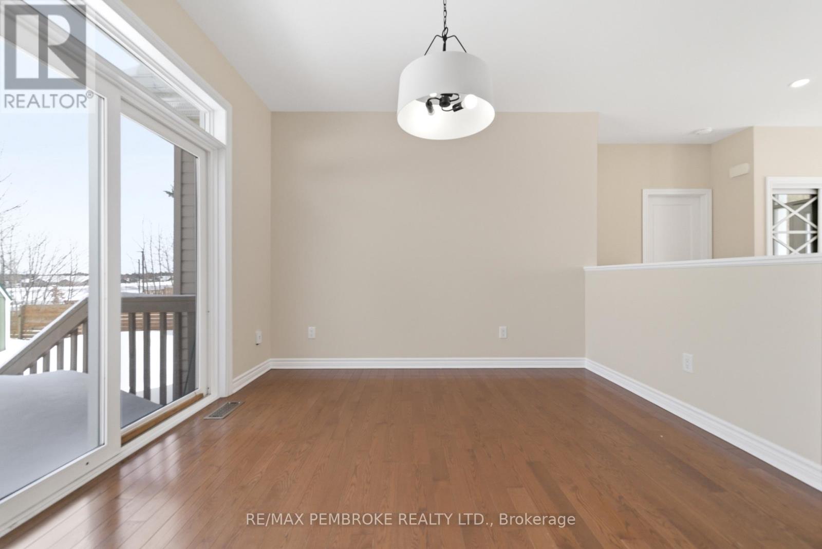 1005 Butler Boulevard, Petawawa, Ontario  K8H 0C2 - Photo 15 - X12827168