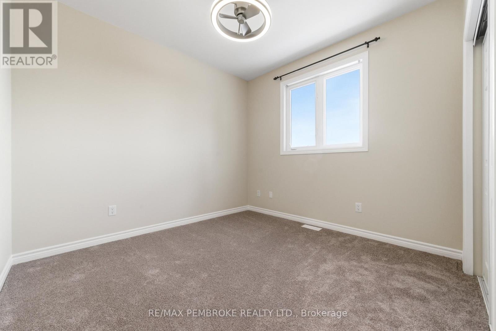 1005 Butler Boulevard, Petawawa, Ontario  K8H 0C2 - Photo 22 - X12827168