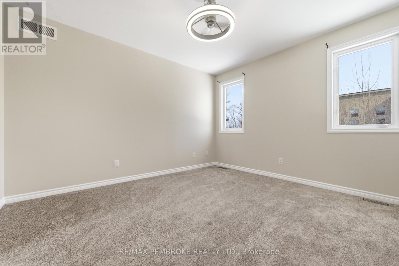 1005 Butler Boulevard, Petawawa, Ontario  K8H 0C2 - Photo 23 - X12827168