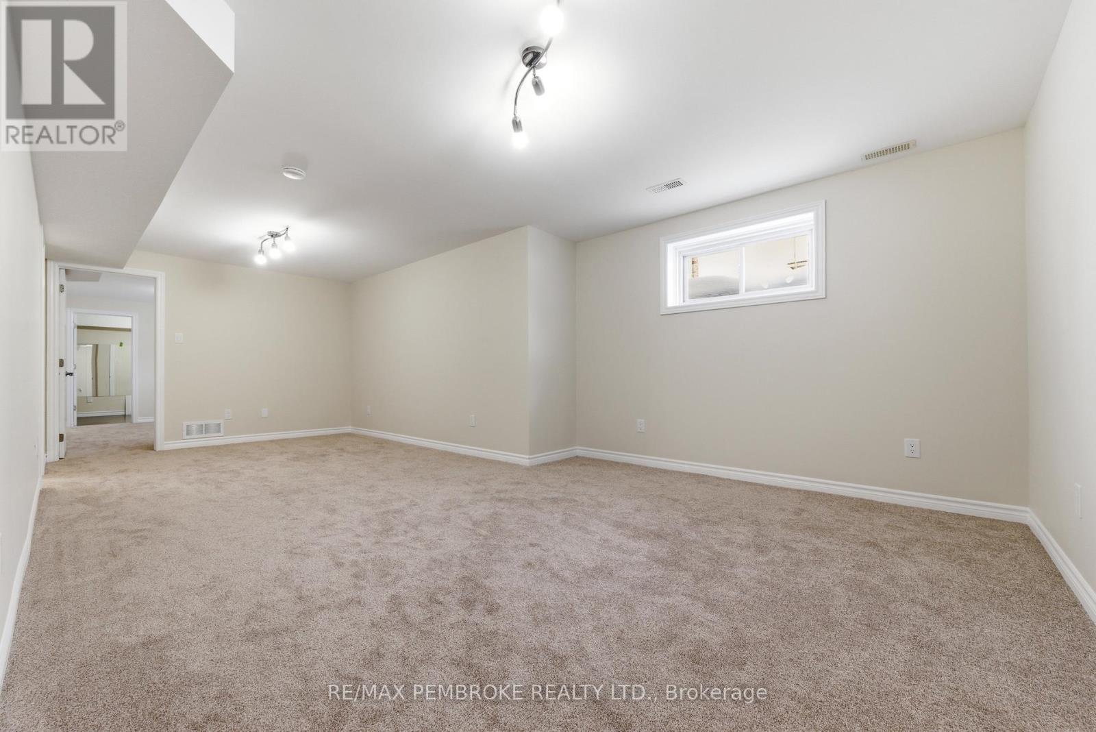 1005 Butler Boulevard, Petawawa, Ontario  K8H 0C2 - Photo 25 - X12827168