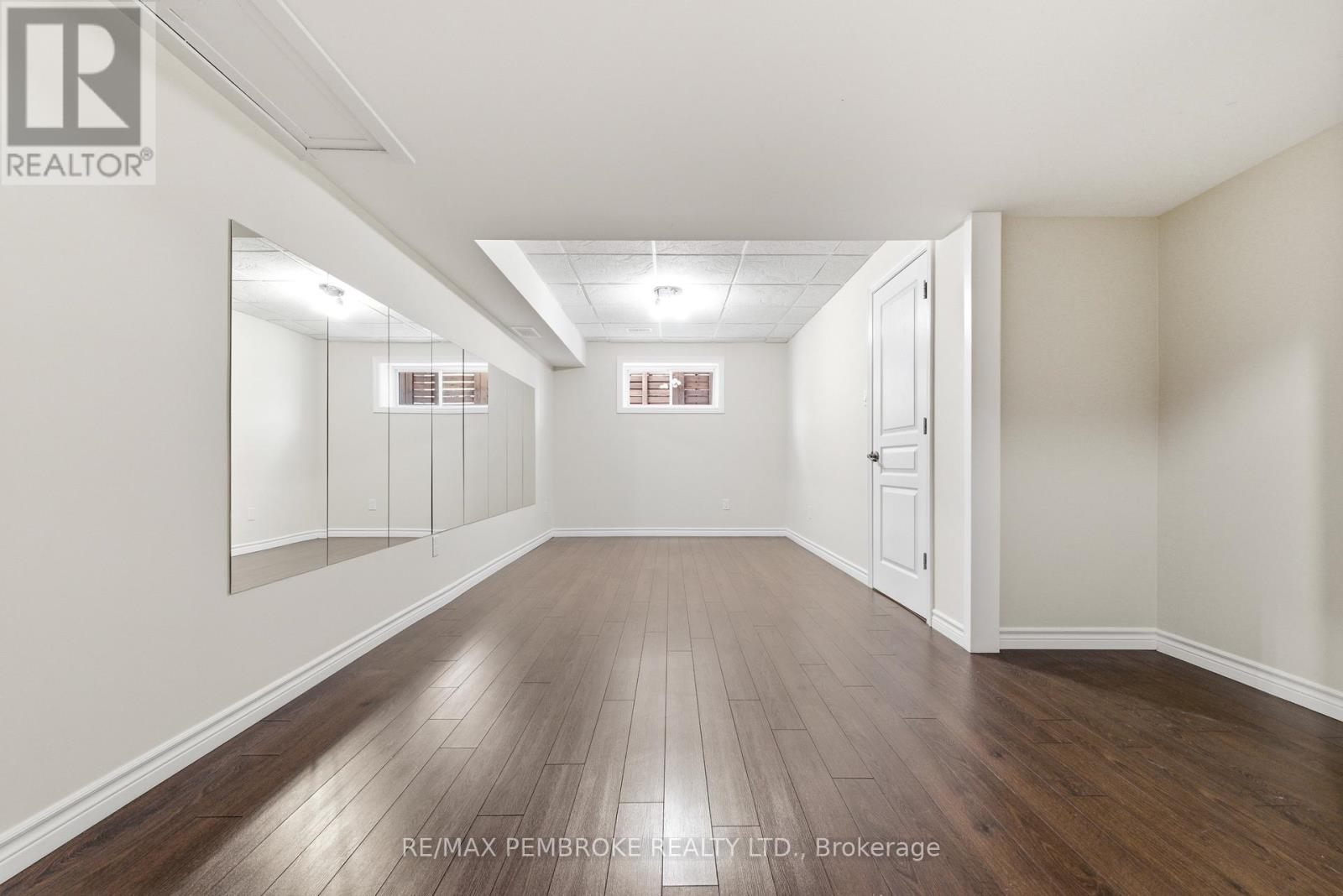 1005 Butler Boulevard, Petawawa, Ontario  K8H 0C2 - Photo 32 - X12827168