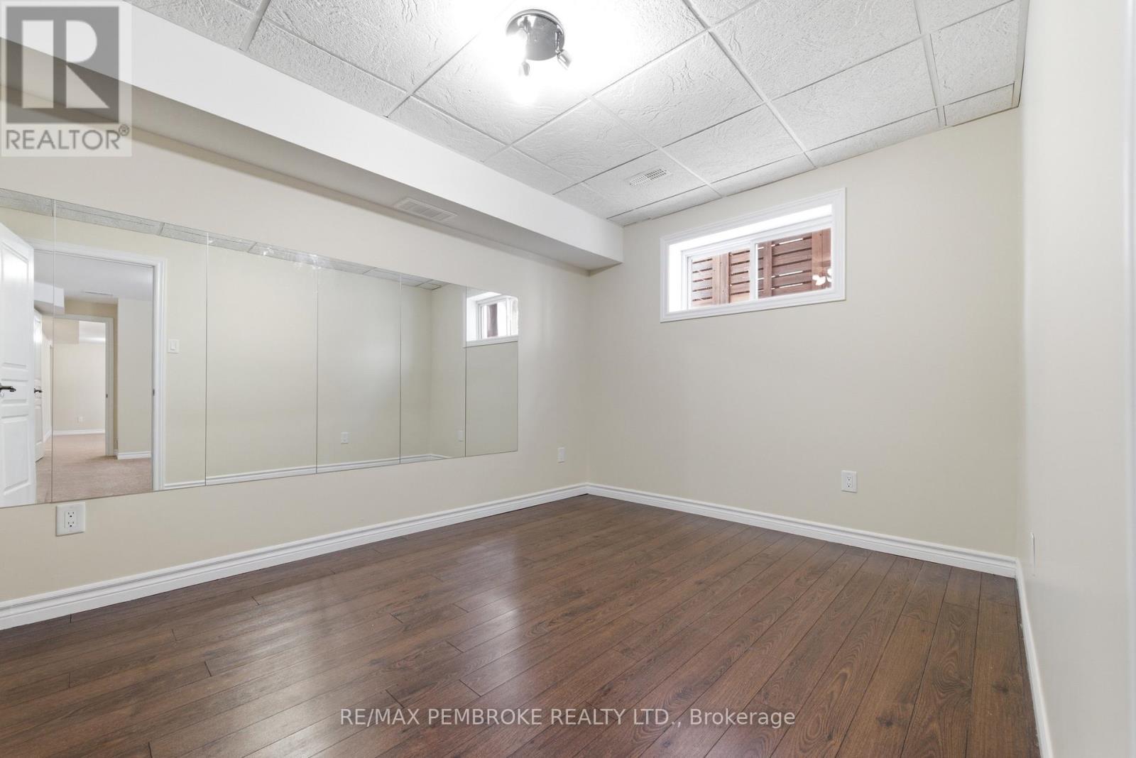 1005 Butler Boulevard, Petawawa, Ontario  K8H 0C2 - Photo 33 - X12827168