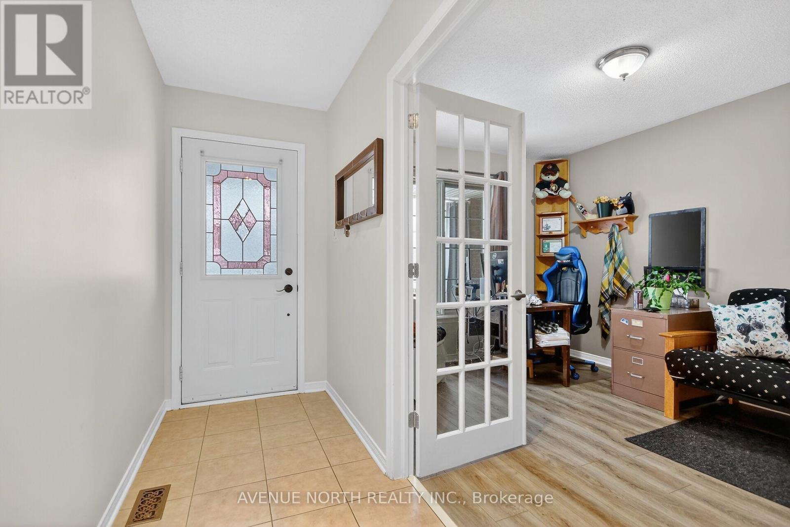 57 Macassa Circle, Ottawa, Ontario  K2T 1J8 - Photo 5 - X12827254