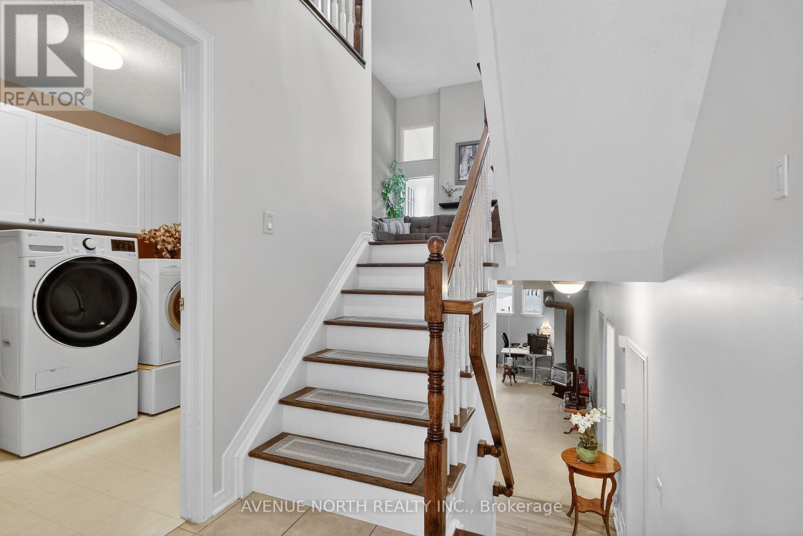 57 Macassa Circle, Ottawa, Ontario  K2T 1J8 - Photo 7 - X12827254