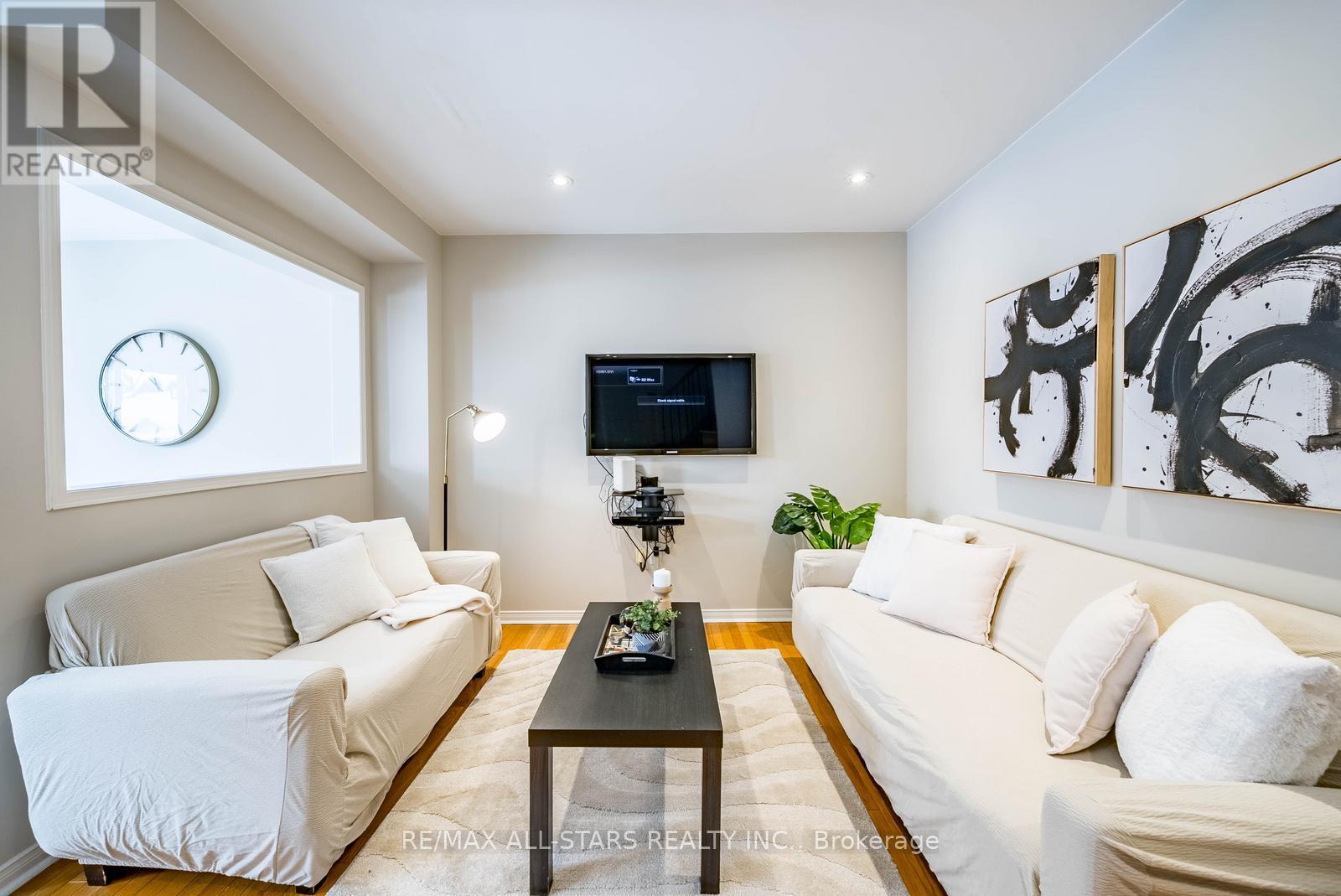 280 Sandale Road, Whitchurch-Stouffville, Ontario  L4A 0Y4 - Photo 9 - N12826986