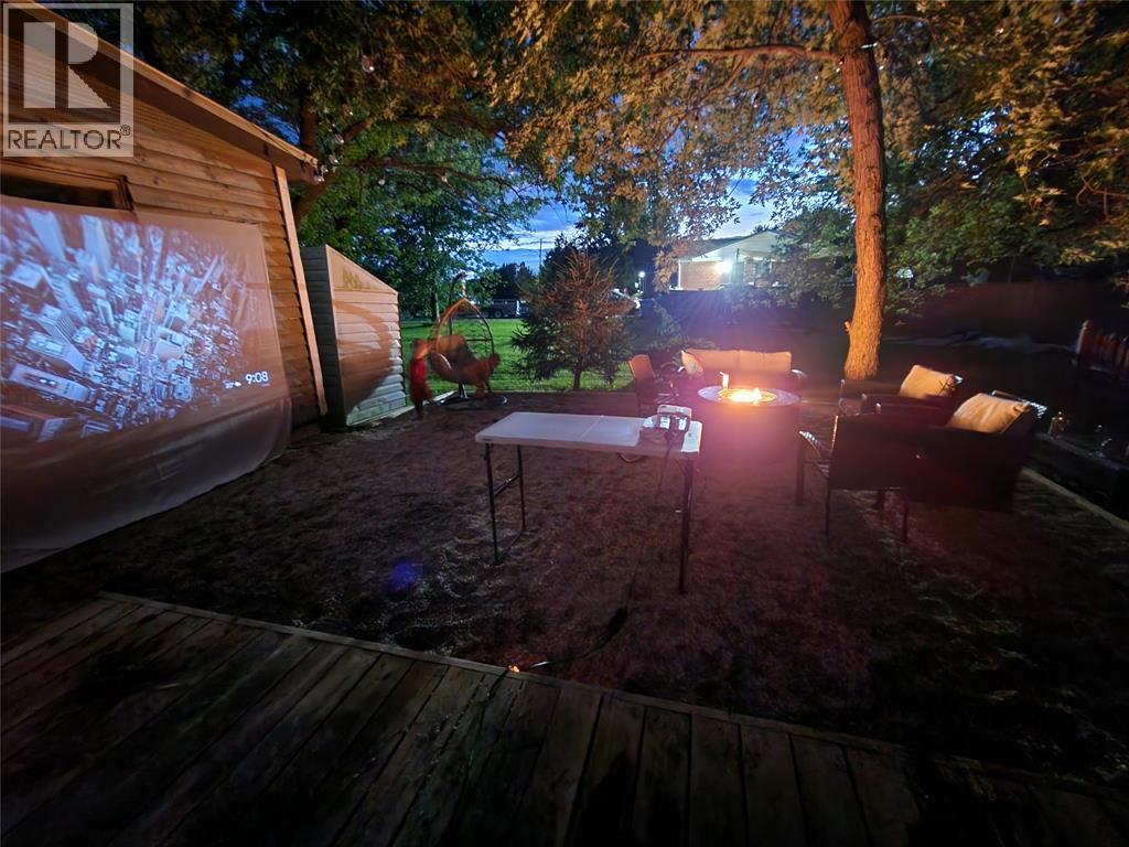 2565 Elizabeth Street, Oil Springs, Ontario  N0N 1P0 - Photo 38 - 25031658