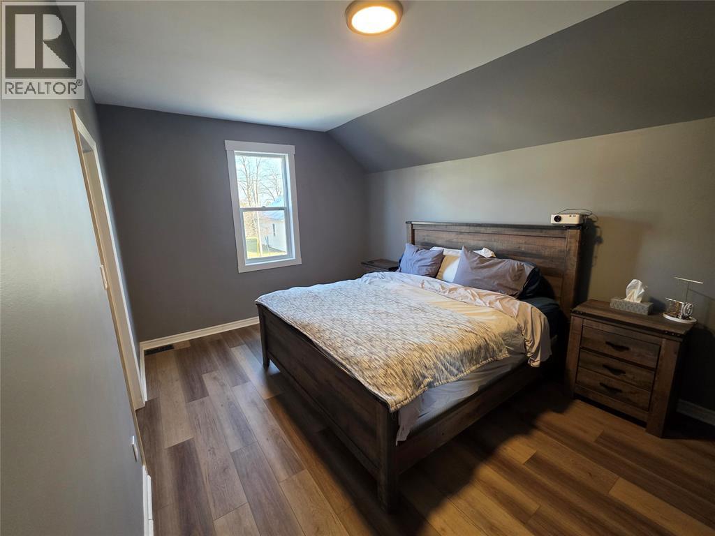 2565 Elizabeth Street, Oil Springs, Ontario  N0N 1P0 - Photo 19 - 25031658