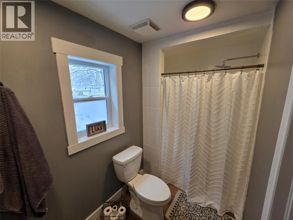 2565 Elizabeth Street, Oil Springs, Ontario  N0N 1P0 - Photo 17 - 25031658