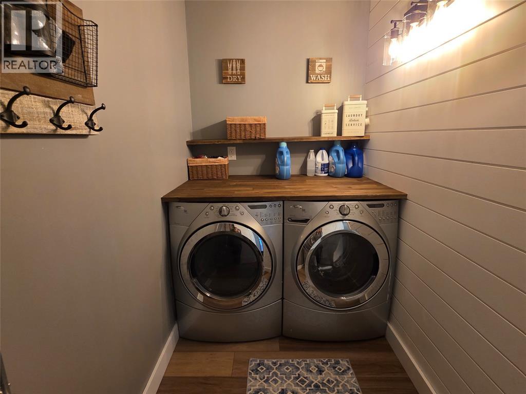 2565 Elizabeth Street, Oil Springs, Ontario  N0N 1P0 - Photo 32 - 25031658