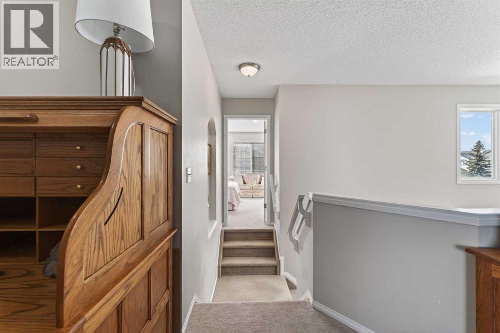 10 Cougar Ridge Bay Sw, Calgary, Alberta  T3H 4X6 - Photo 18 - A2288492