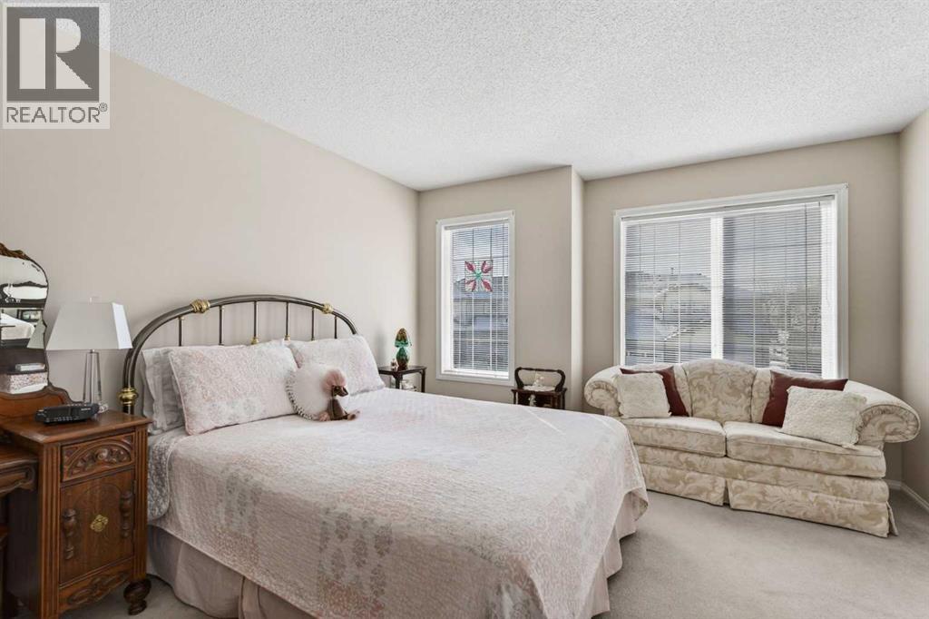 10 Cougar Ridge Bay Sw, Calgary, Alberta  T3H 4X6 - Photo 19 - A2288492