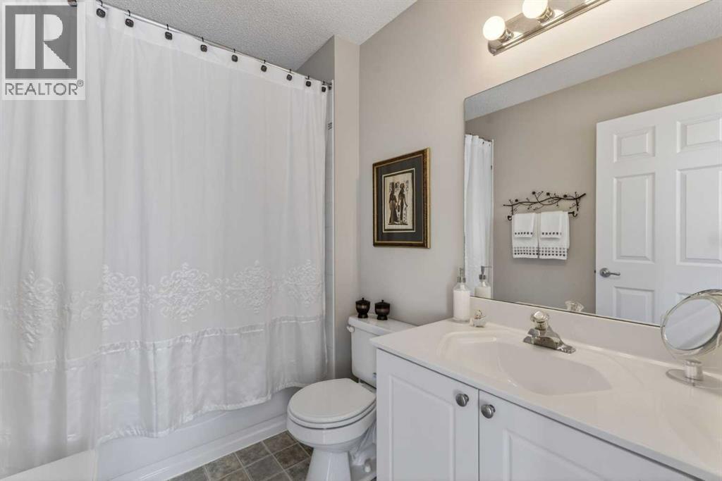 10 Cougar Ridge Bay Sw, Calgary, Alberta  T3H 4X6 - Photo 23 - A2288492