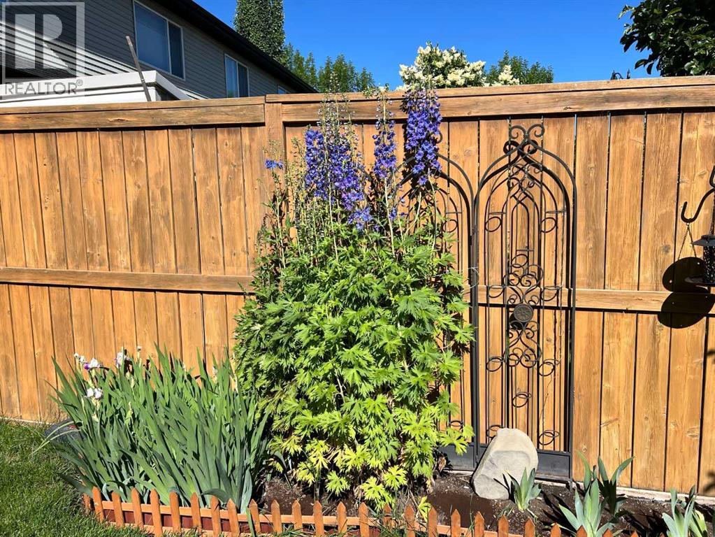 10 Cougar Ridge Bay Sw, Calgary, Alberta  T3H 4X6 - Photo 39 - A2288492