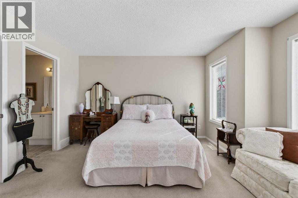 10 Cougar Ridge Bay Sw, Calgary, Alberta  T3H 4X6 - Photo 20 - A2288492