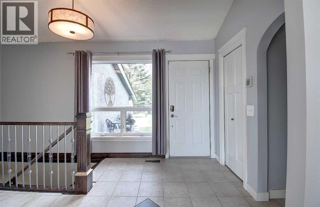 104 Hill Spring Meadows, Rural Rocky View County, Alberta  T4B 2A3 - Photo 6 - A2289131