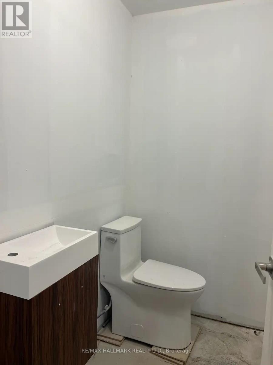 Main & 1/2 Bsmt - 440 Parliament Street W, Toronto, Ontario  M5A 3A2 - Photo 14 - C12827204