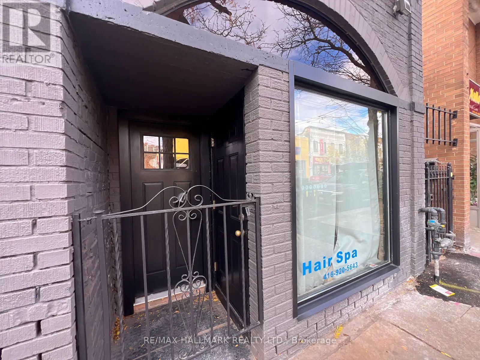 Main & 1/2 Bsmt - 440 Parliament Street W, Toronto, Ontario  M5A 3A2 - Photo 2 - C12827204