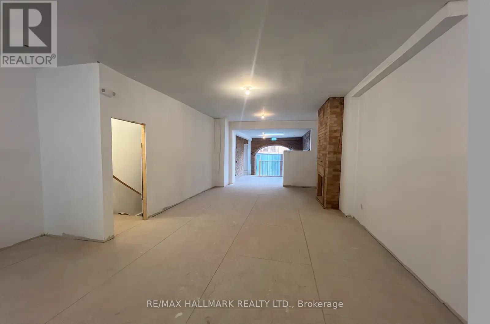 Main & 1/2 Bsmt - 440 Parliament Street W, Toronto, Ontario  M5A 3A2 - Photo 6 - C12827204