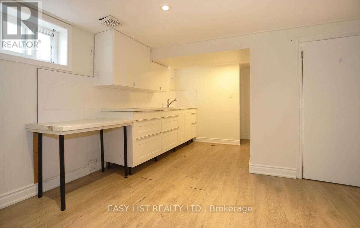 35 Anndale Drive, Toronto, Ontario  M2N 2W9 - Photo 7 - C12827226