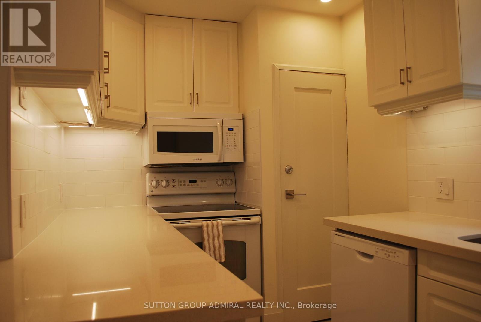 89 Rumsey Road, Toronto, Ontario  M4G 1P1 - Photo 11 - C12811358