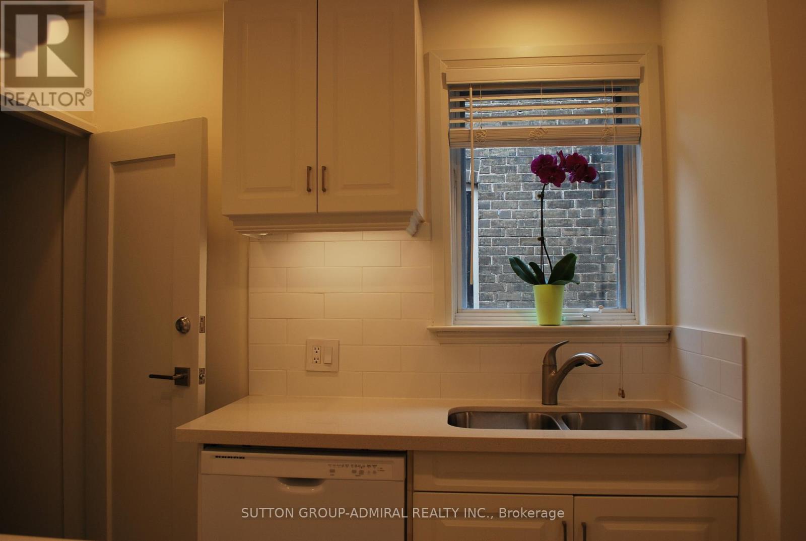 89 Rumsey Road, Toronto, Ontario  M4G 1P1 - Photo 13 - C12811358