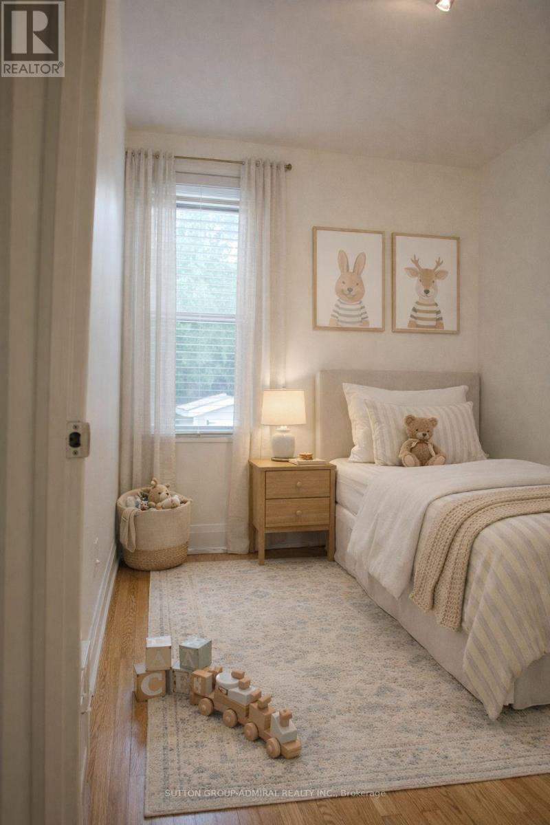 89 Rumsey Road, Toronto, Ontario  M4G 1P1 - Photo 4 - C12811358