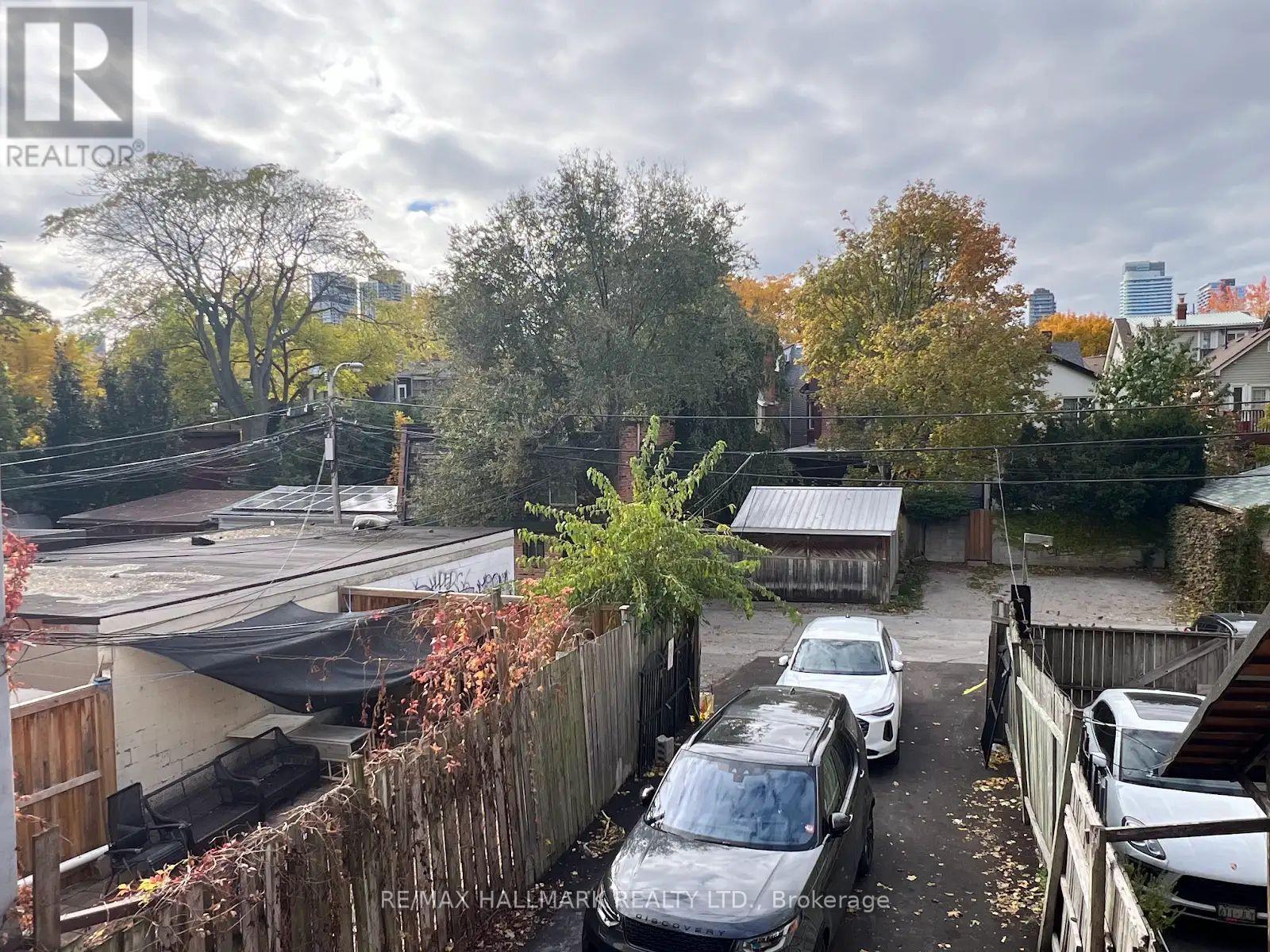 Main & 1/2 Bsmt - 440 Parliament Street W, Toronto, Ontario  M5A 3A2 - Photo 21 - C12827204