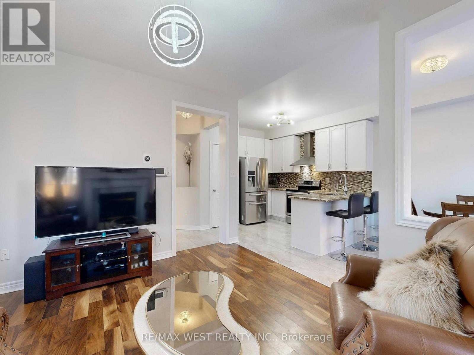 56 Planter Crescent, Vaughan, Ontario  L4H 2V5 - Photo 11 - N12827252