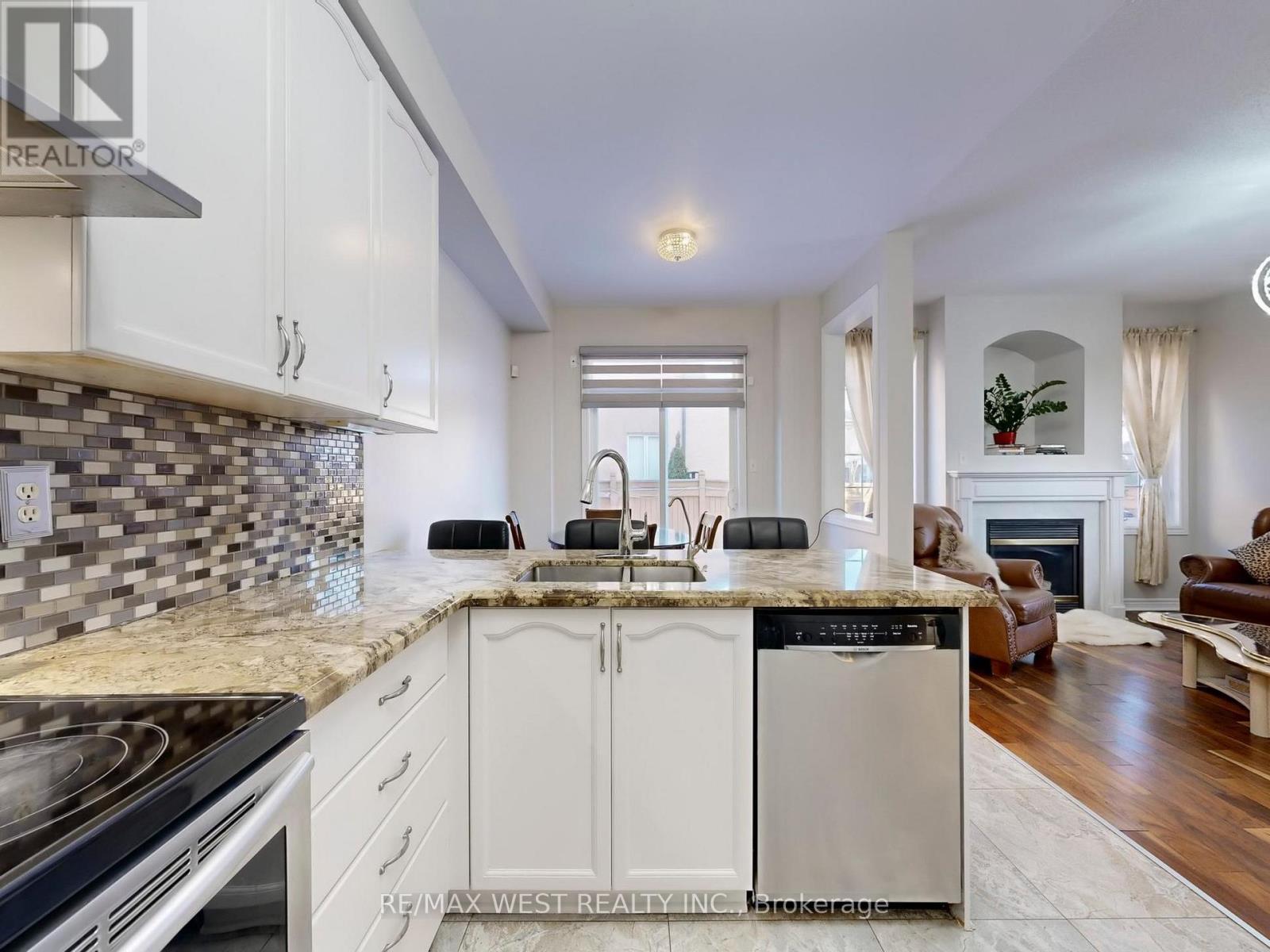 56 Planter Crescent, Vaughan, Ontario  L4H 2V5 - Photo 19 - N12827252