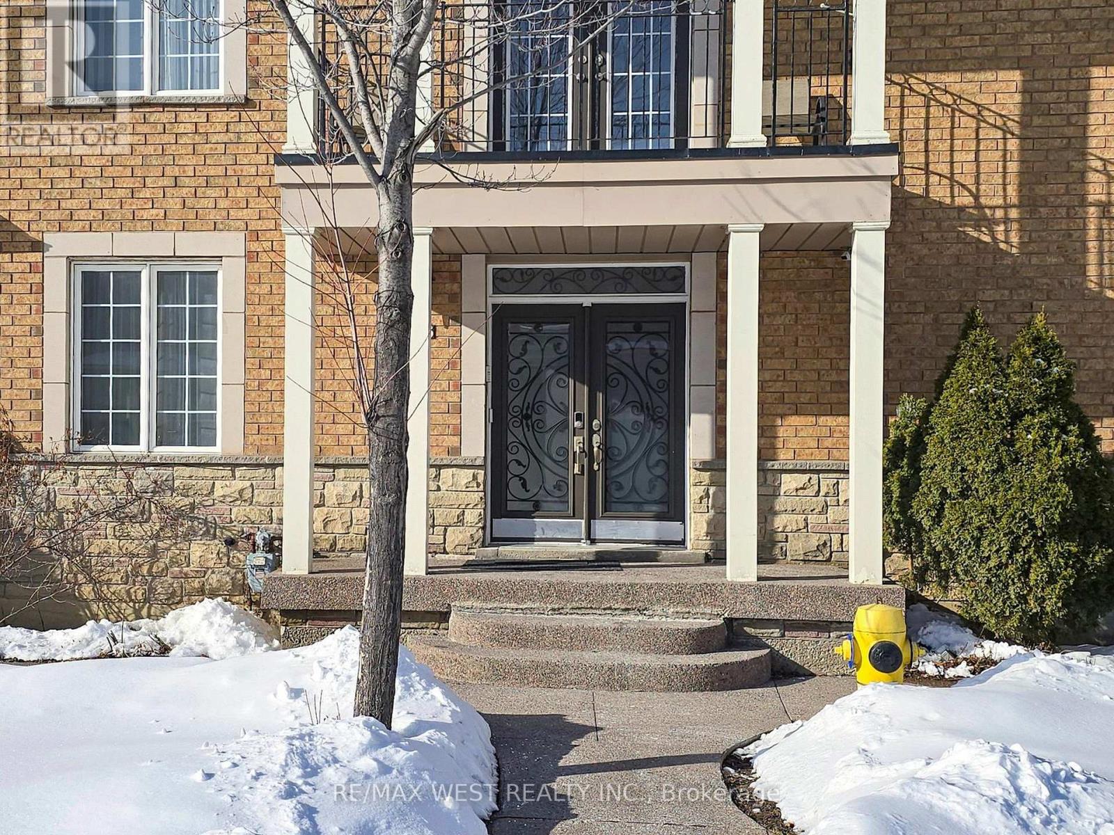56 Planter Crescent, Vaughan, Ontario  L4H 2V5 - Photo 5 - N12827252