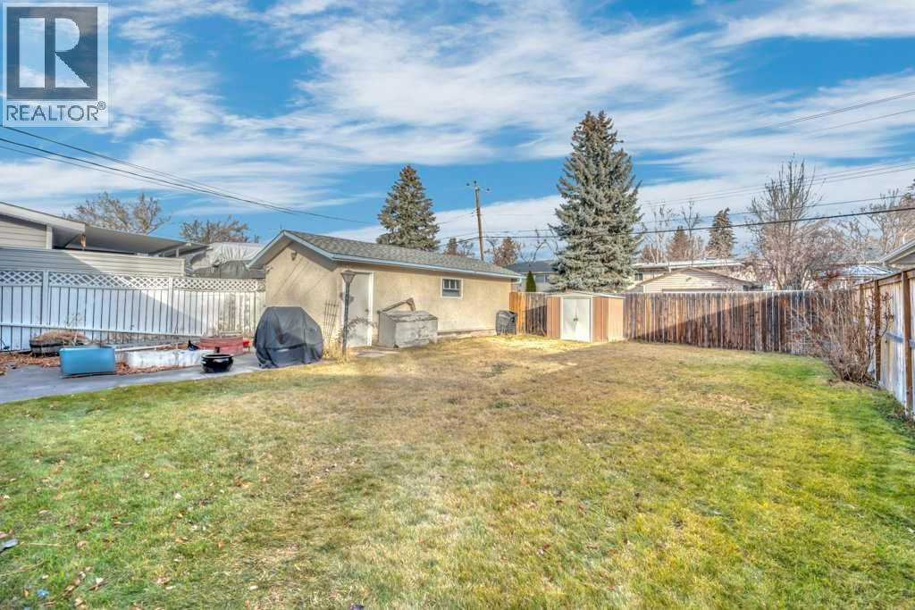 30 Butler Crescent Nw, Calgary, Alberta  T2L 1K3 - Photo 26 - A2270198