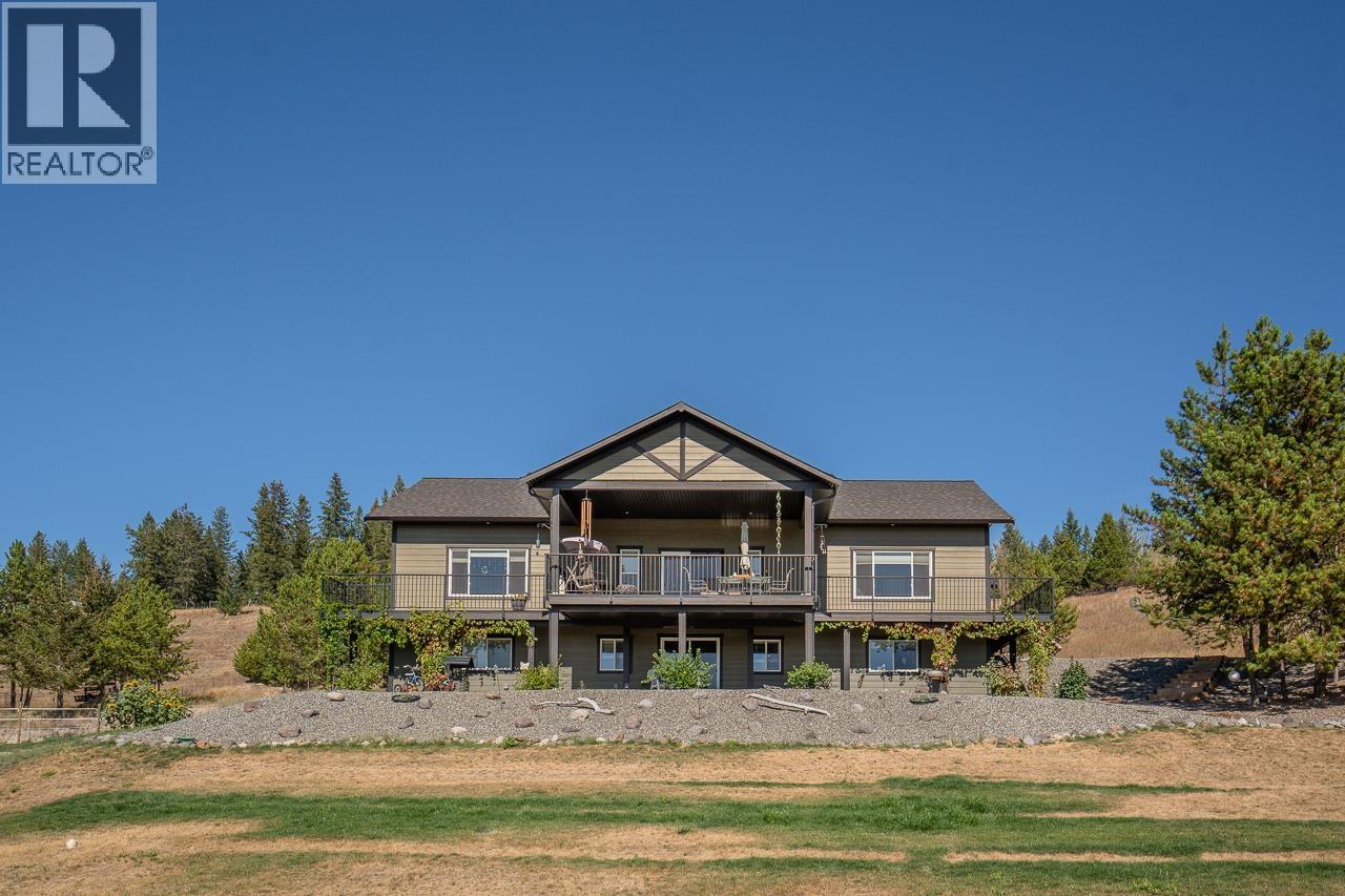 5593 LAKESIDE COURT, 103 Mile House, British Columbia