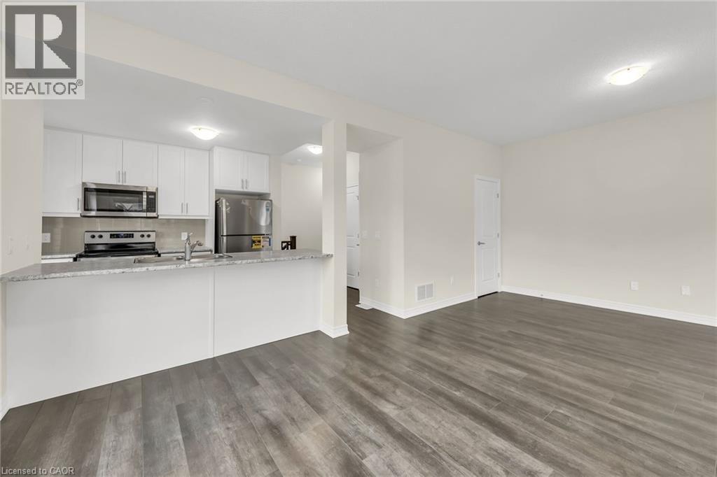 19 Picardy Drive Unit# 32, Stoney Creek, Ontario  L8J 0M7 - Photo 4 - 40803965
