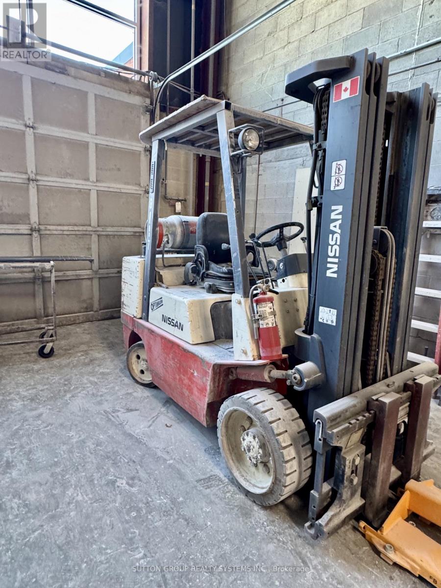 Unit 8 - 1635 Sismet Road, Mississauga, Ontario  L4W 1W5 - Photo 13 - W12827222