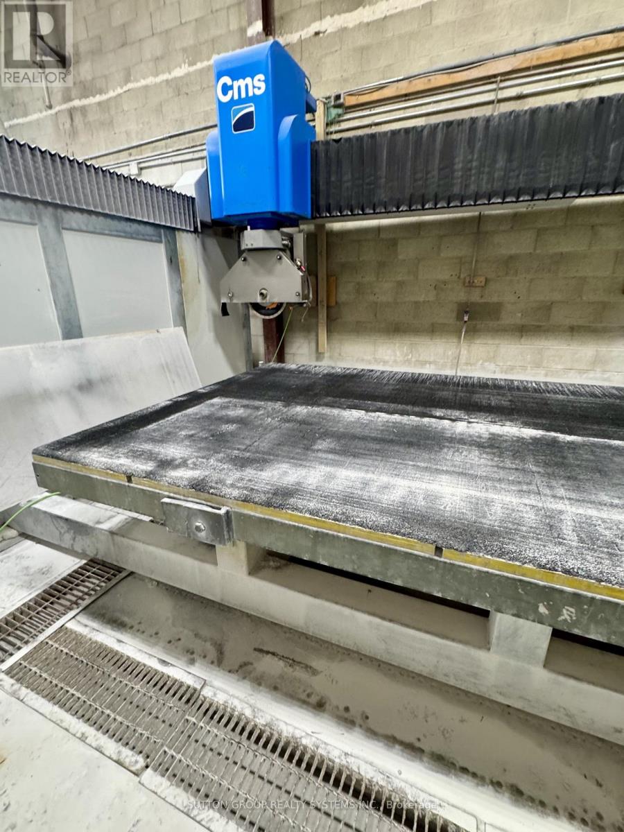 Unit 8 - 1635 Sismet Road, Mississauga, Ontario  L4W 1W5 - Photo 8 - W12827222