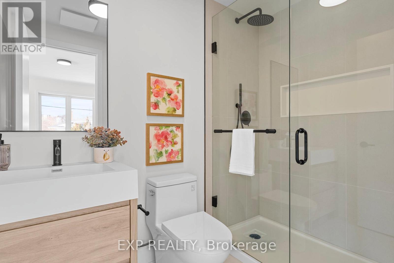 124 Dunbar Road, Mississauga, Ontario  L5B 1G7 - Photo 12 - W12827234