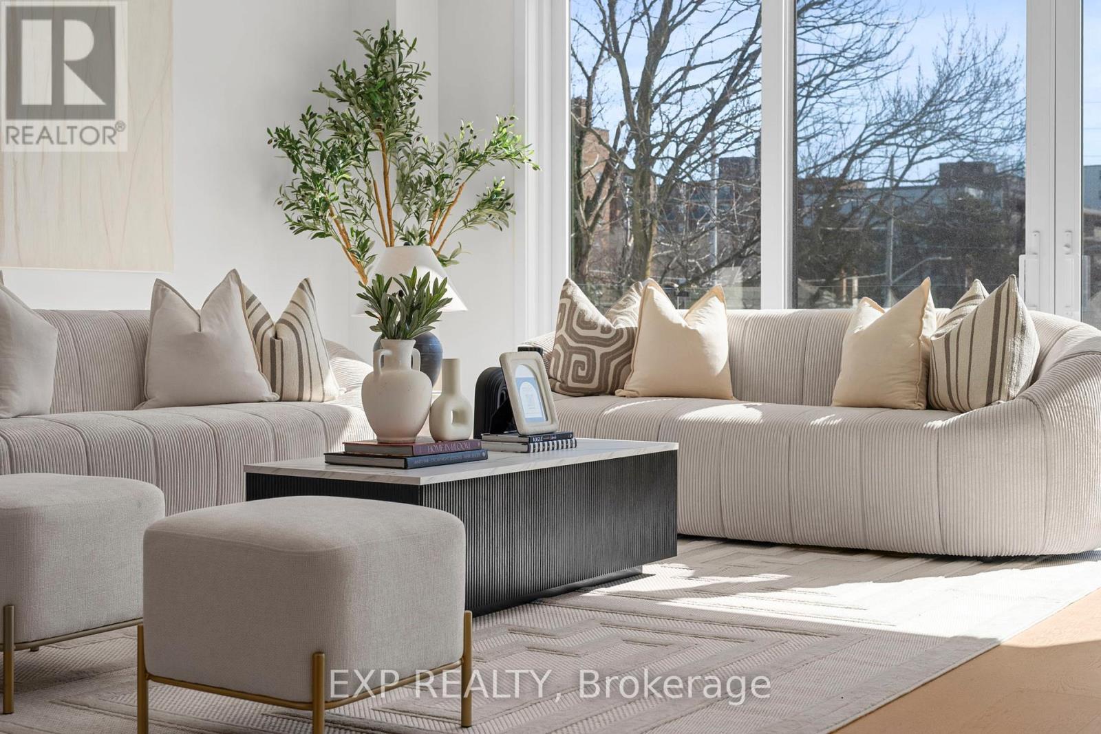 124 Dunbar Road, Mississauga, Ontario  L5B 1G7 - Photo 14 - W12827234