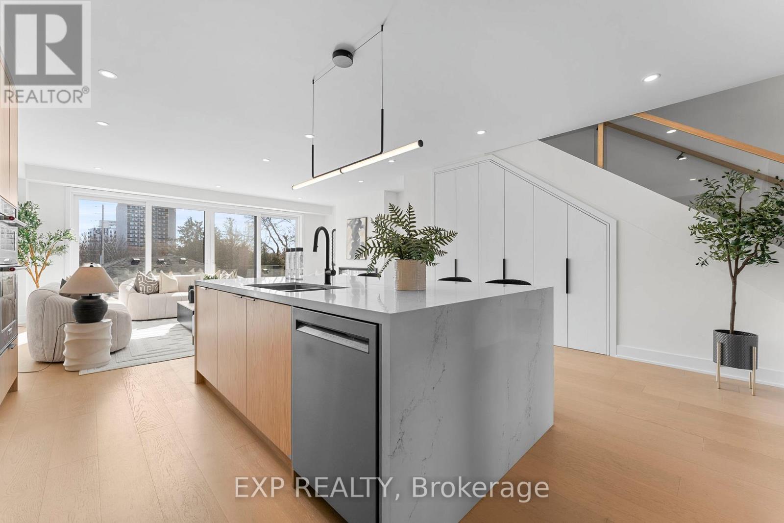 124 Dunbar Road, Mississauga, Ontario  L5B 1G7 - Photo 19 - W12827234